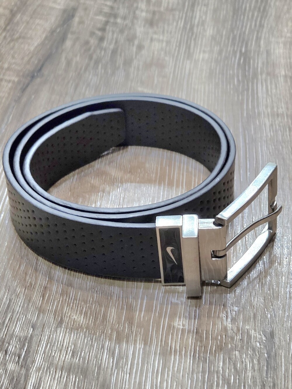 Nike Perforated Men's Golf Pre-owned Leather Belt Size 32" Black
